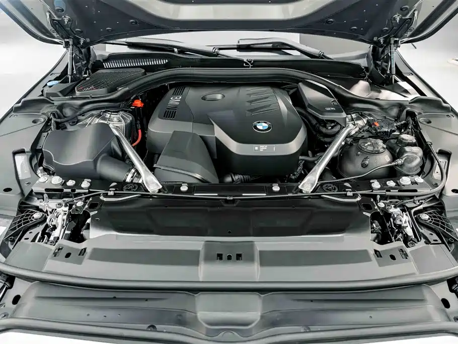 BMW 5 Series — фото 24