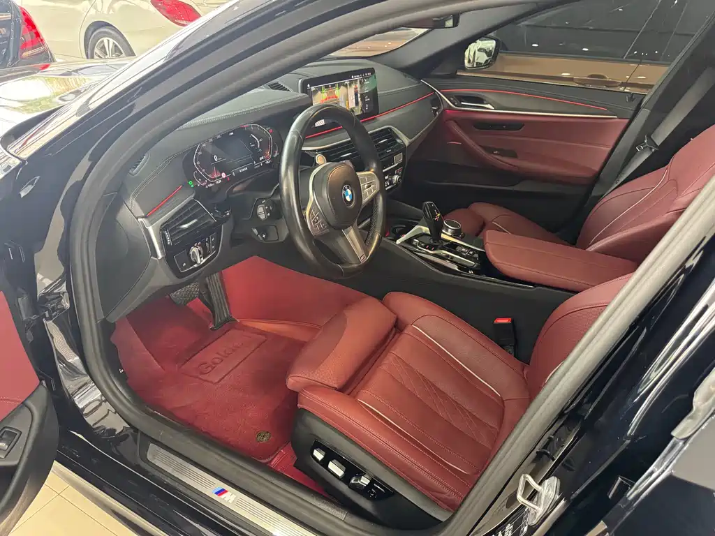 BMW 5 Series — фото 11