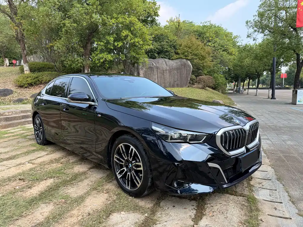 BMW 5 Series — фото 3