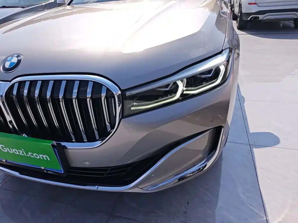 BMW 7 Series — фото 23