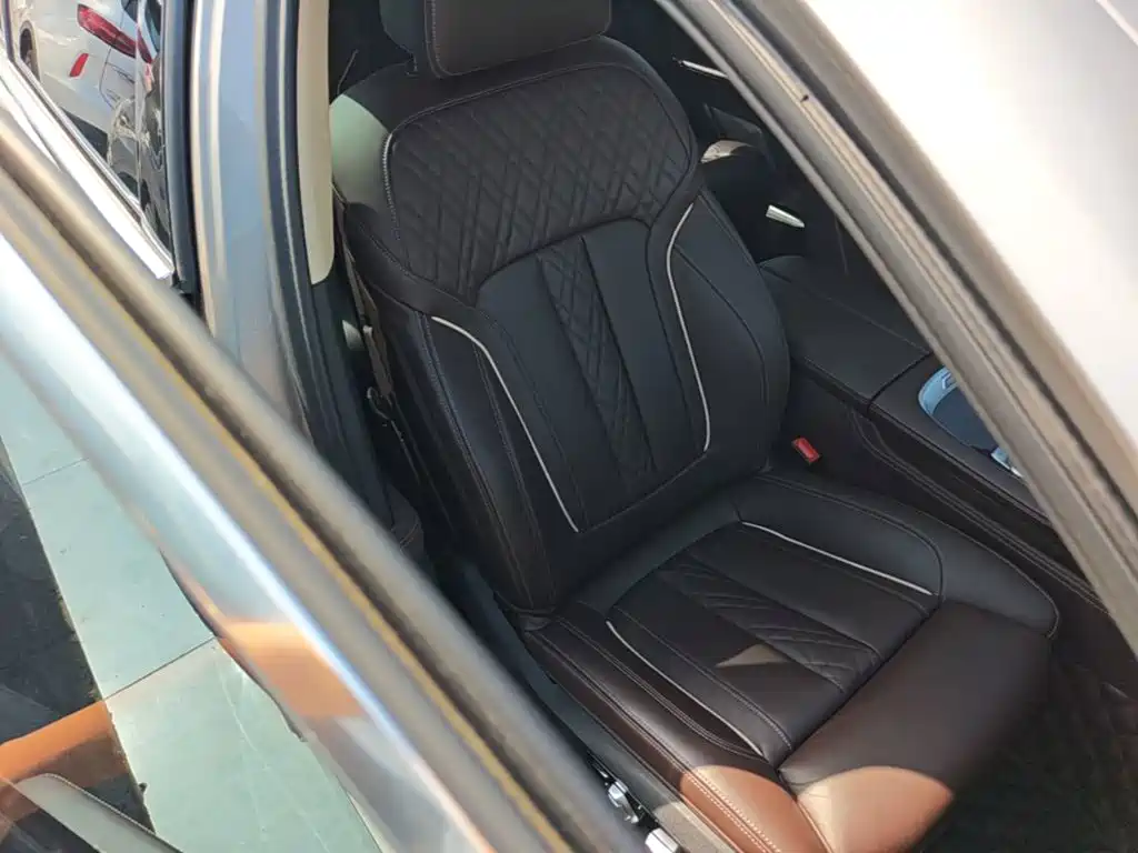 BMW 7 Series — фото 24