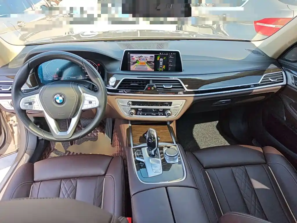 BMW 7 Series — фото 9