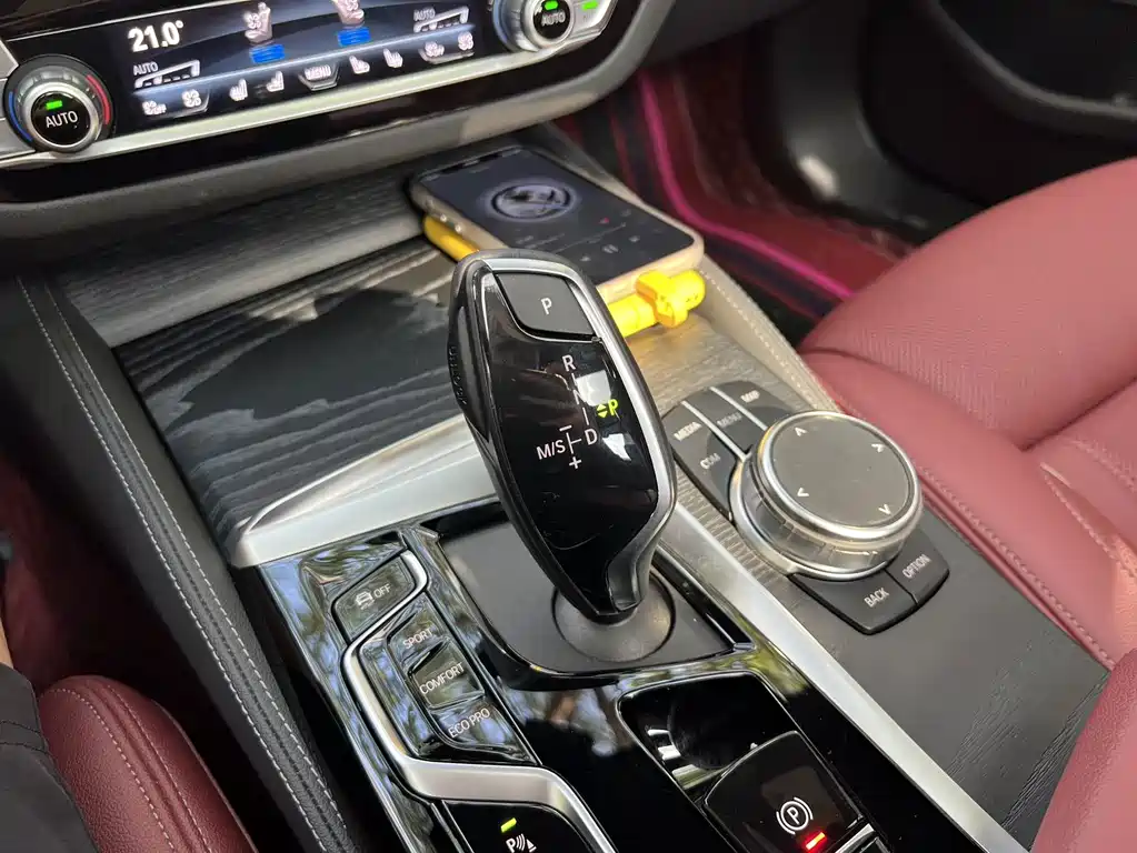 BMW 5 Series — фото 11