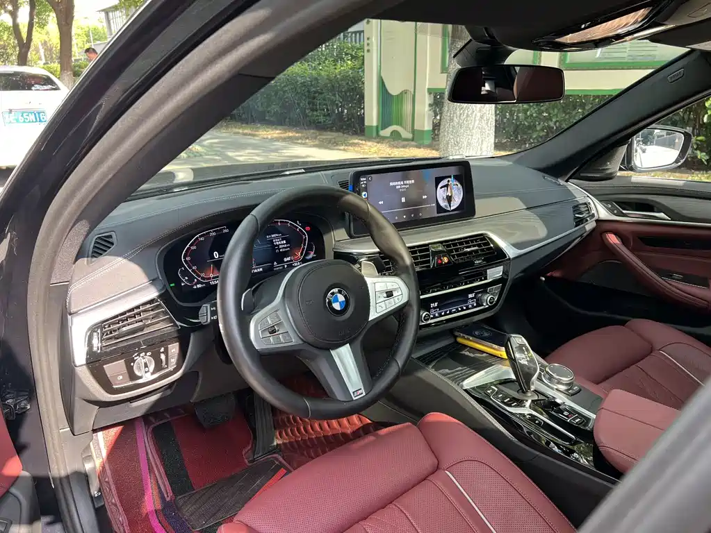BMW 5 Series — фото 14