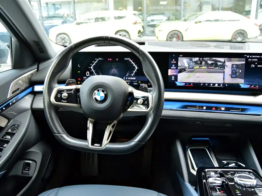 BMW 5 Series — фото 11