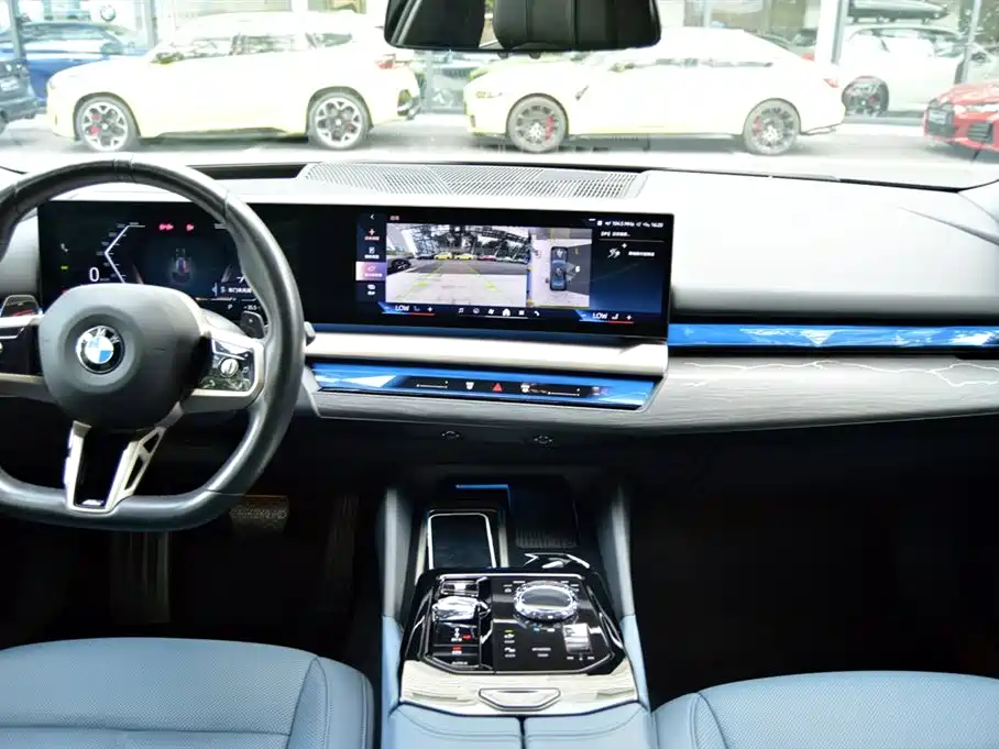 BMW 5 Series — фото 10