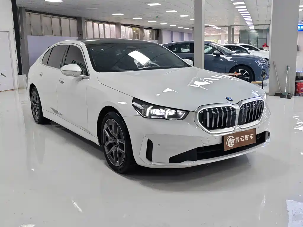 BMW 5 Series — фото 3