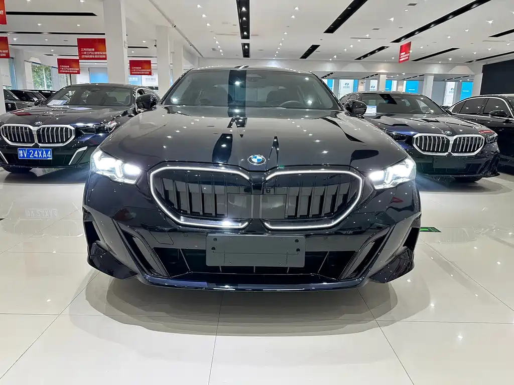 BMW 5 Series — фото 2