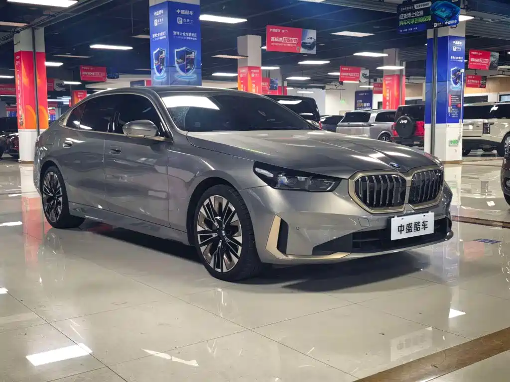 BMW 5 Series — фото 2