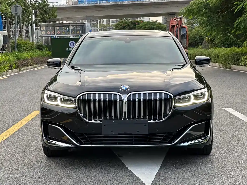 BMW 7 Series — фото 2