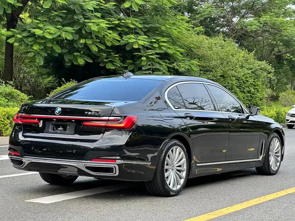 BMW 7 Series — фото 4