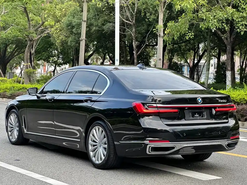 BMW 7 Series — фото 6