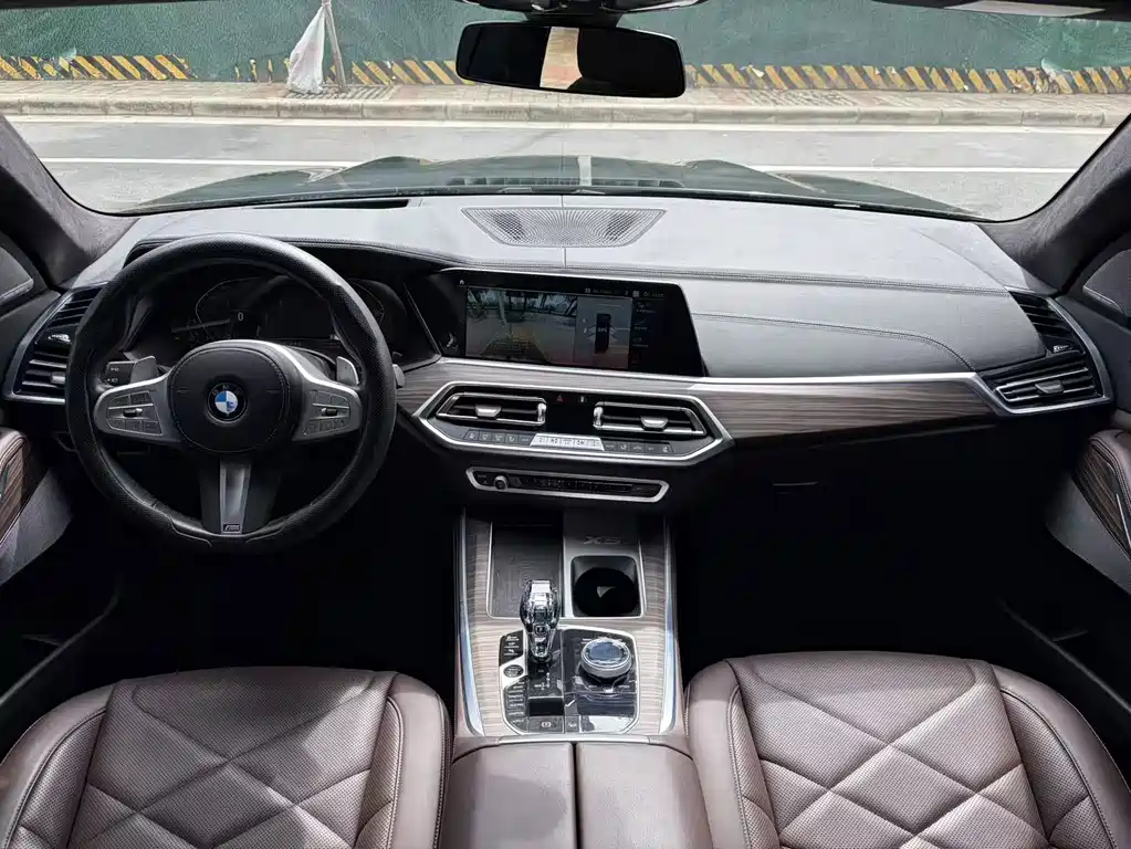 BMW X5 — фото 9