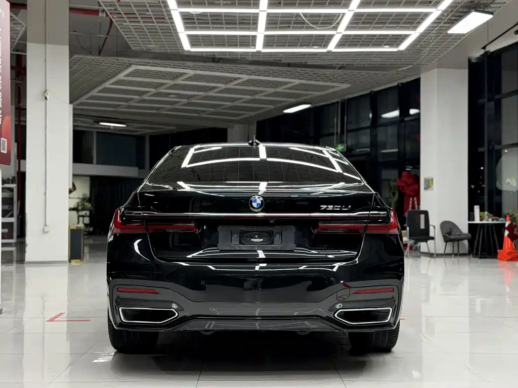 BMW 7 Series — фото 5