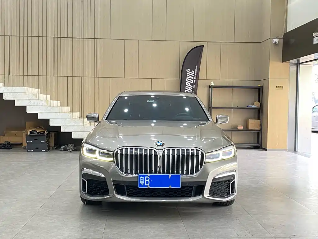 BMW 7 Series — фото 2
