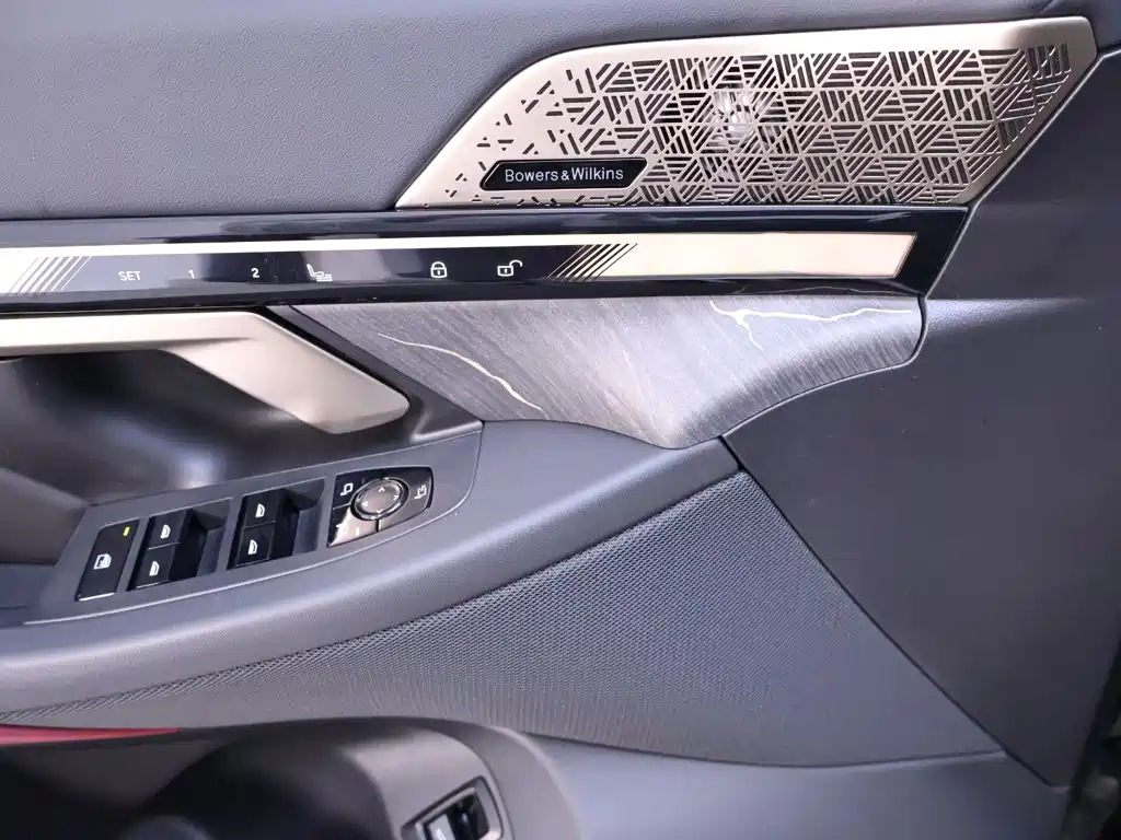 BMW 5 Series — фото 17