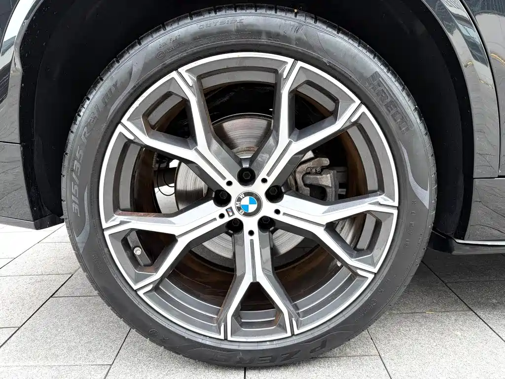 BMW X5 — фото 14
