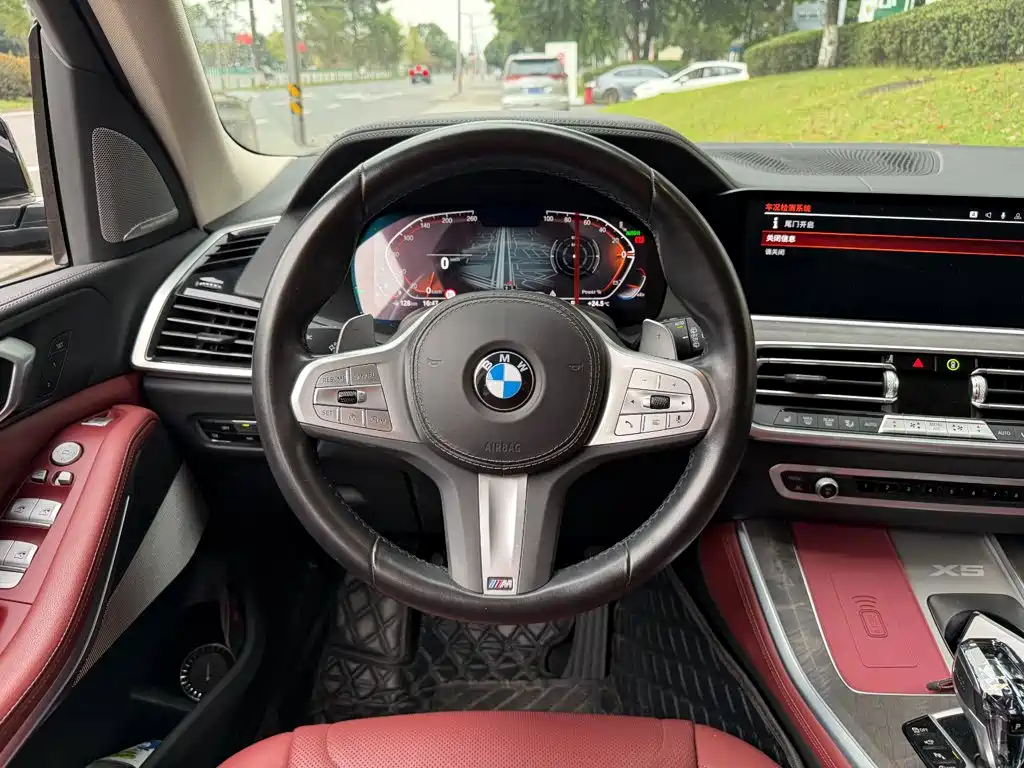 BMW X5 — фото 14