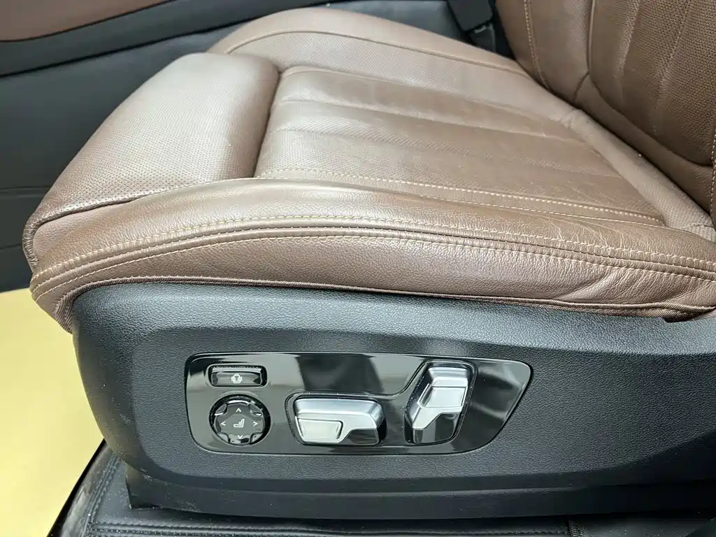 BMW X5 (Import) — фото 26