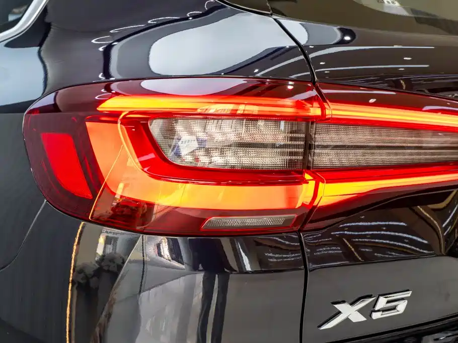 BMW X5 — фото 9
