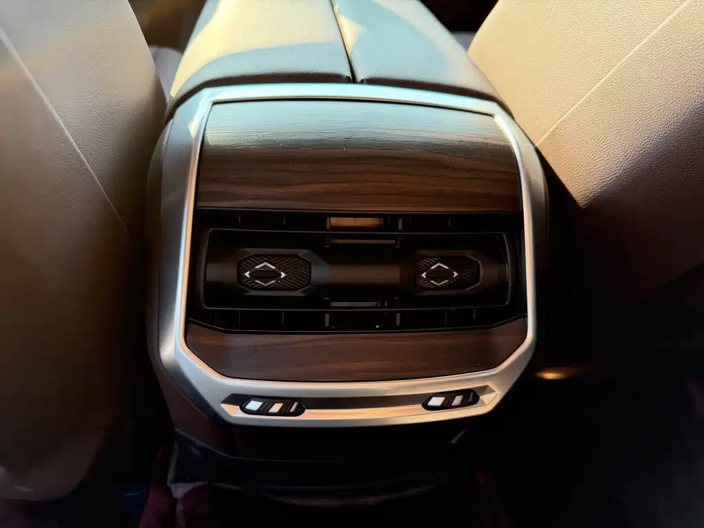 BMW 7 Series — фото 10