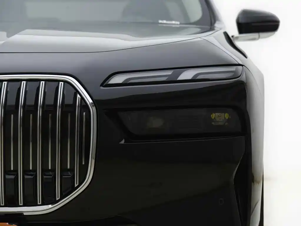 BMW 7 Series — фото 14