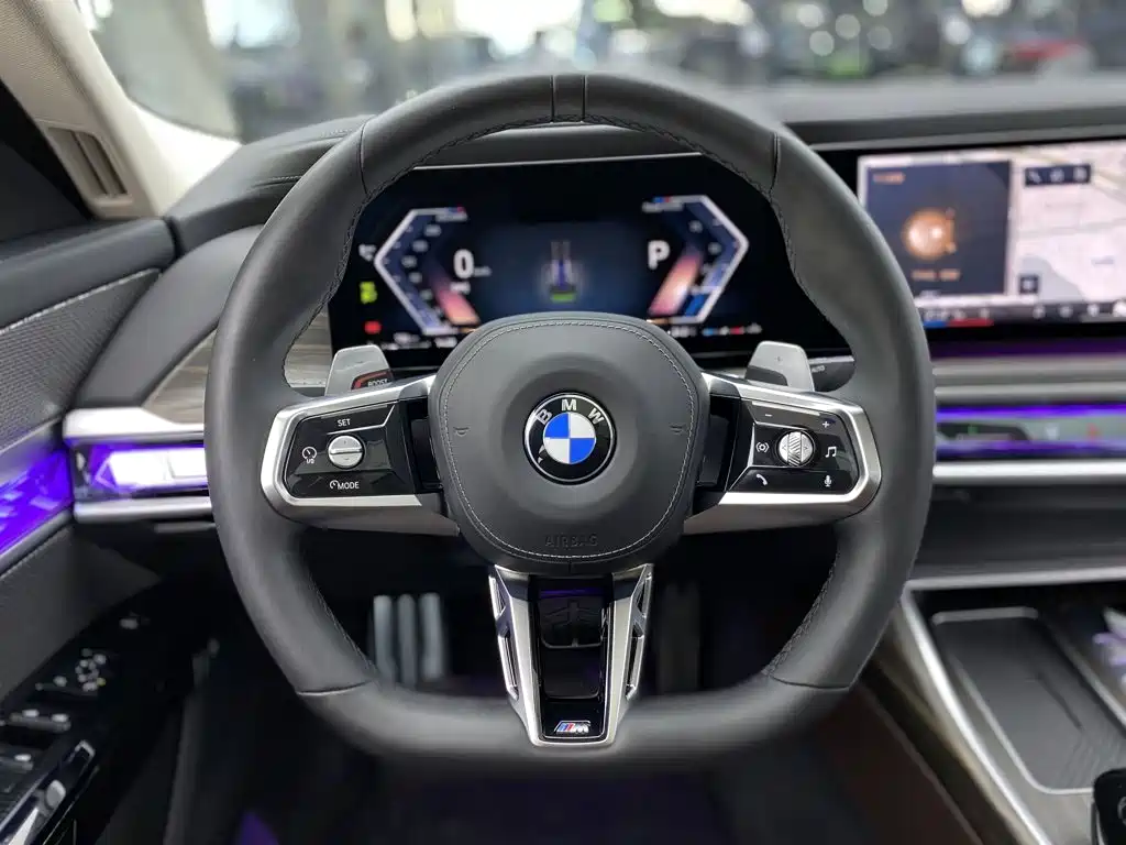 BMW 7 Series — фото 14