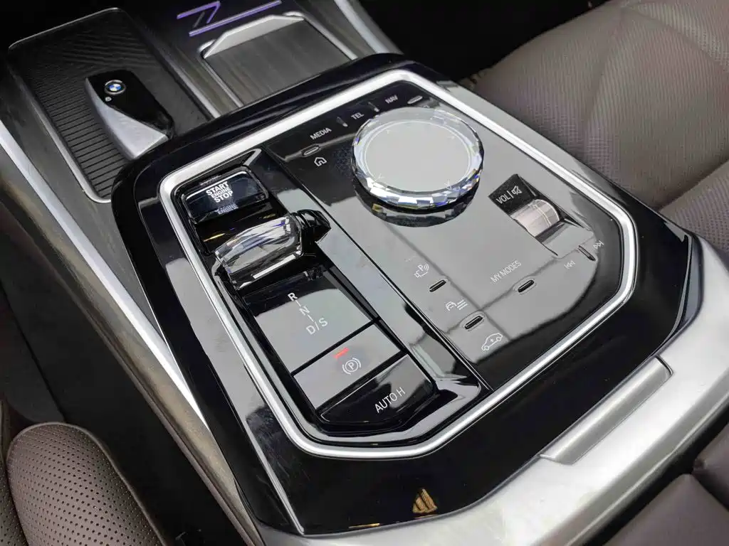 BMW 7 Series — фото 20