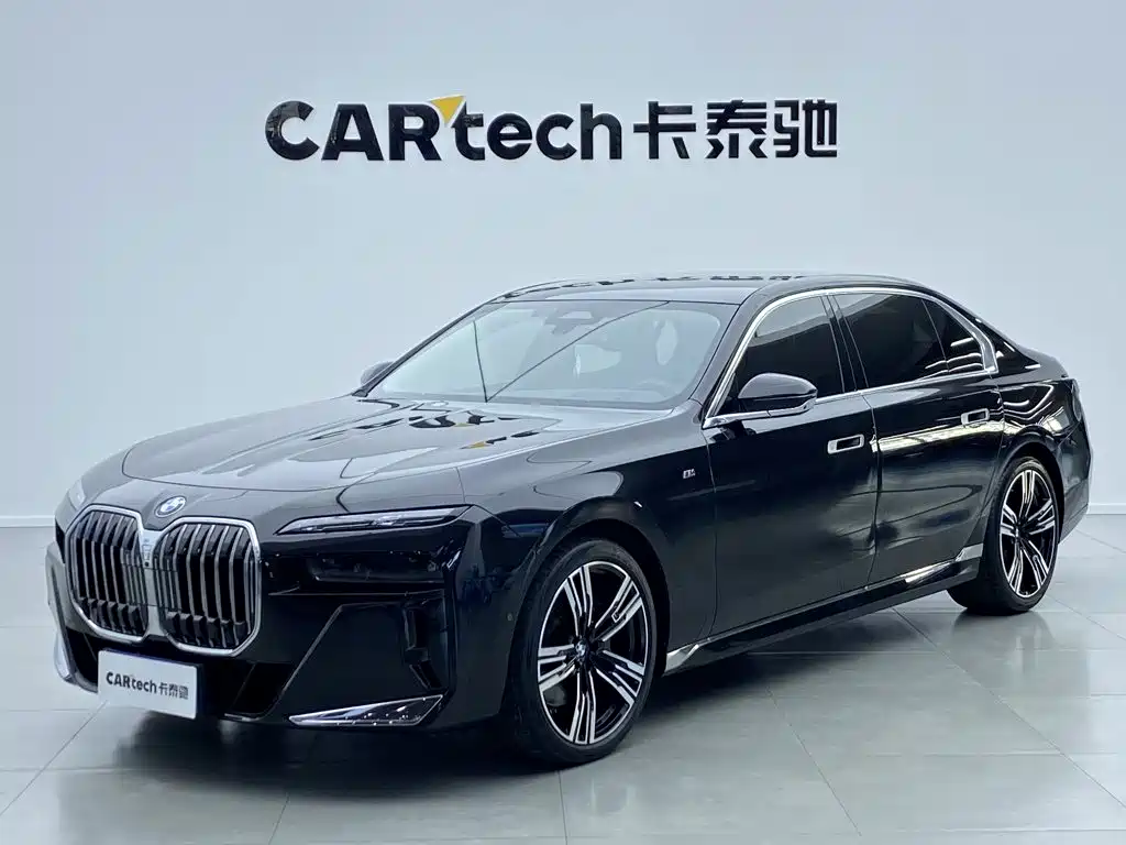 BMW 7 Series — фото 10