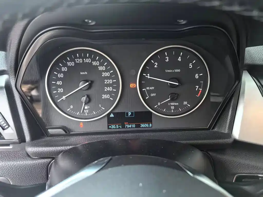BMW 2 Series Active Tourer — фото 11