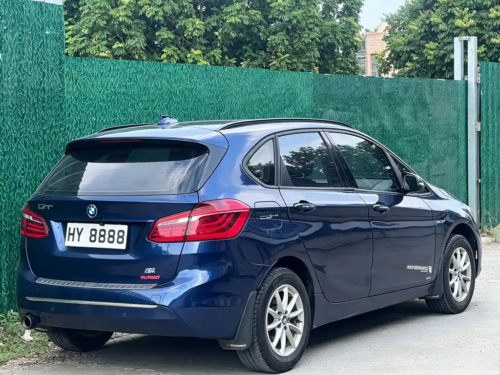 BMW 2 Series Active Tourer — фото 5