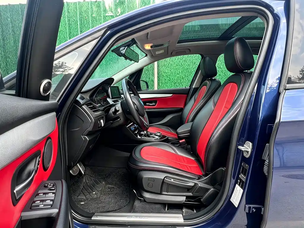 BMW 2 Series Active Tourer — фото 6