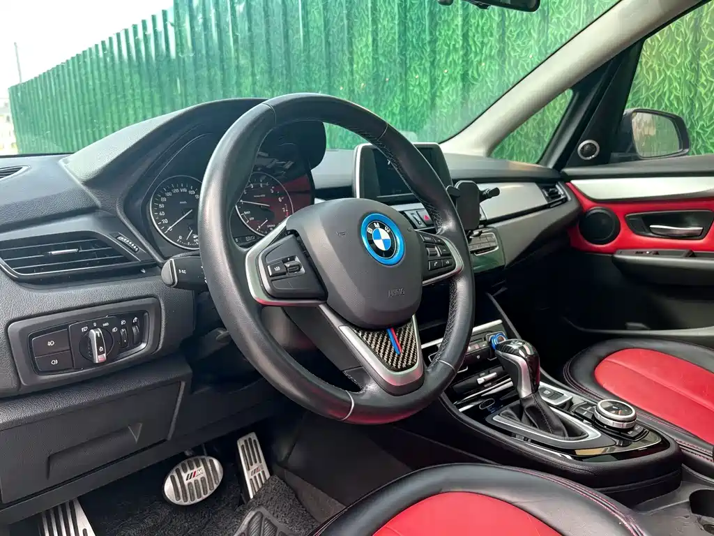 BMW 2 Series Active Tourer — фото 7