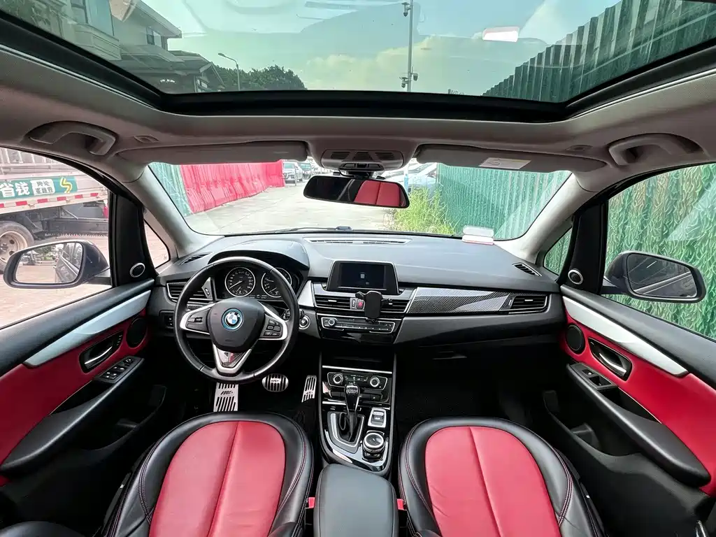 BMW 2 Series Active Tourer — фото 9