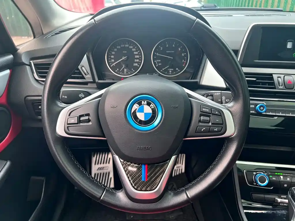 BMW 2 Series Active Tourer — фото 10