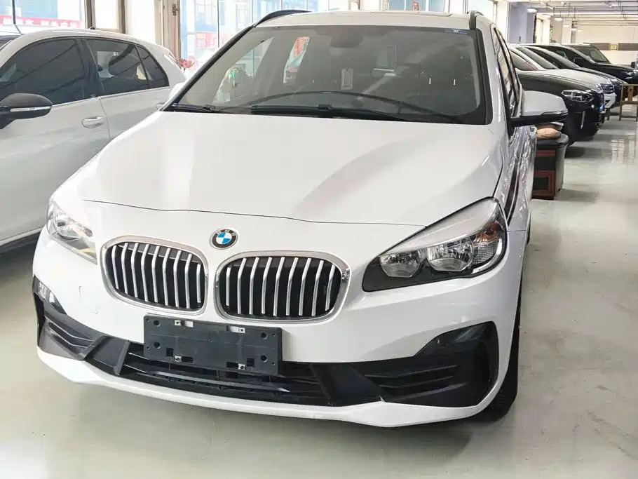 BMW 2 Series Active Tourer — фото 2