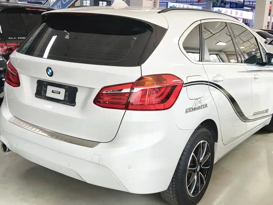 BMW 2 Series Active Tourer — фото 3