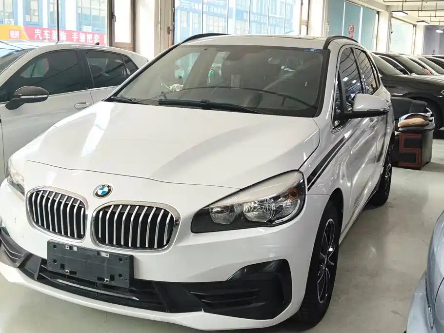 BMW 2 Series Active Tourer — фото 1
