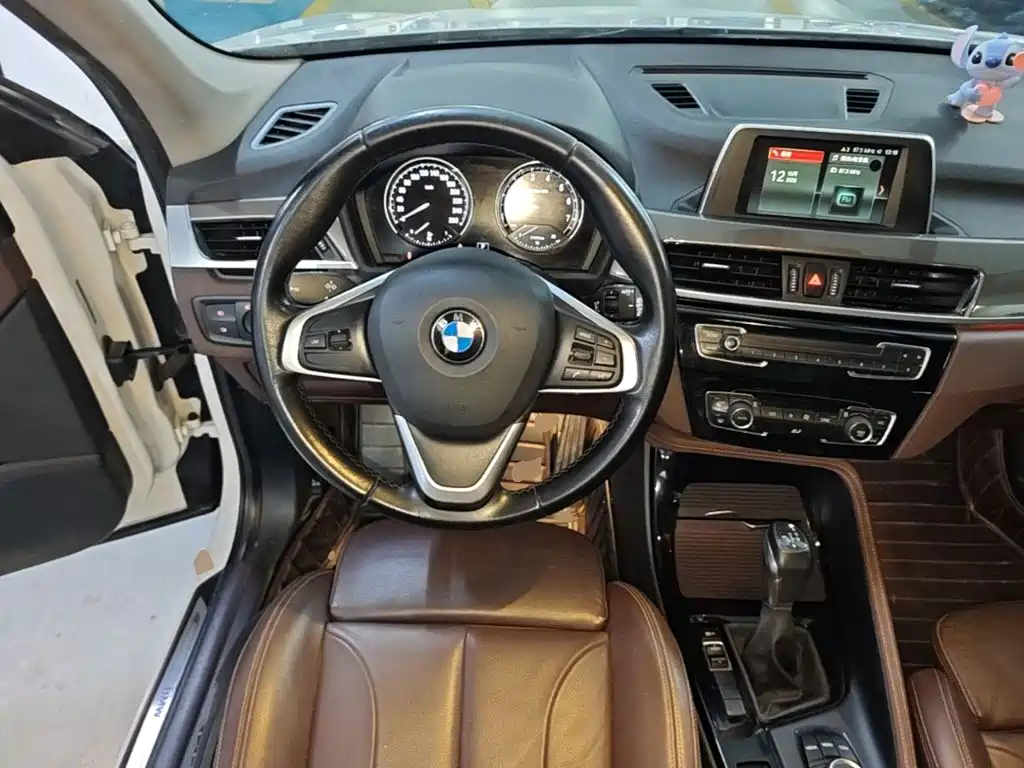 BMW X1 — фото 10