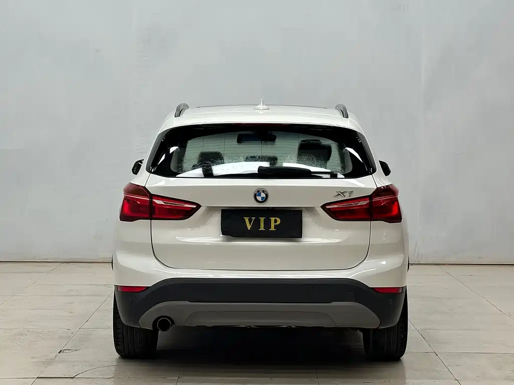 BMW X1 — фото 8