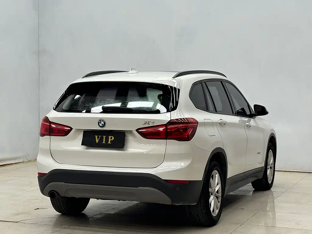 BMW X1 — фото 9