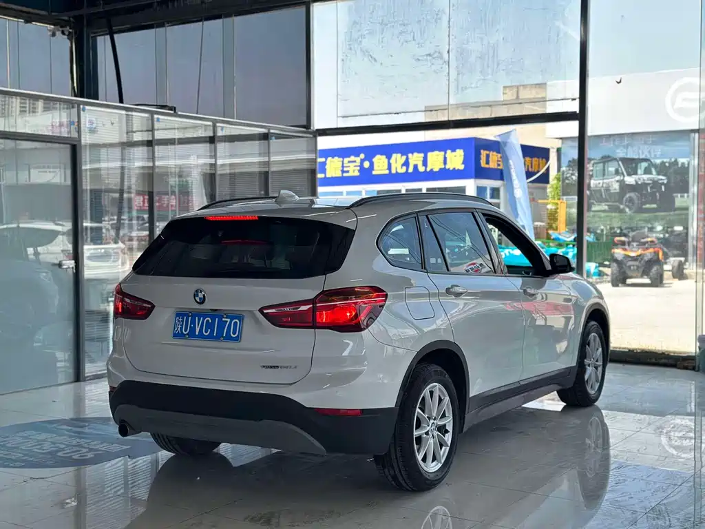 BMW X1 — фото 10