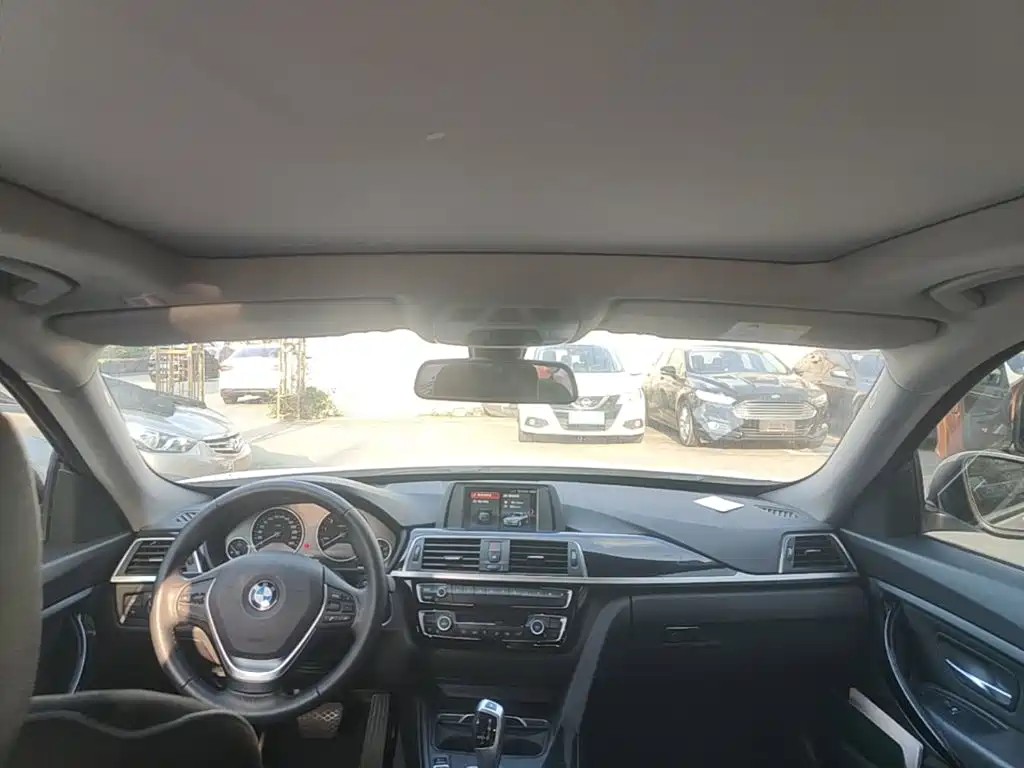 BMW 3 Series GT — фото 17