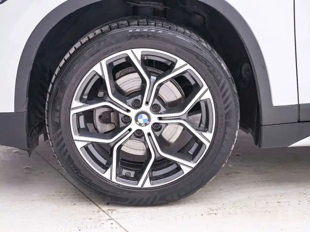 BMW X1 — фото 11
