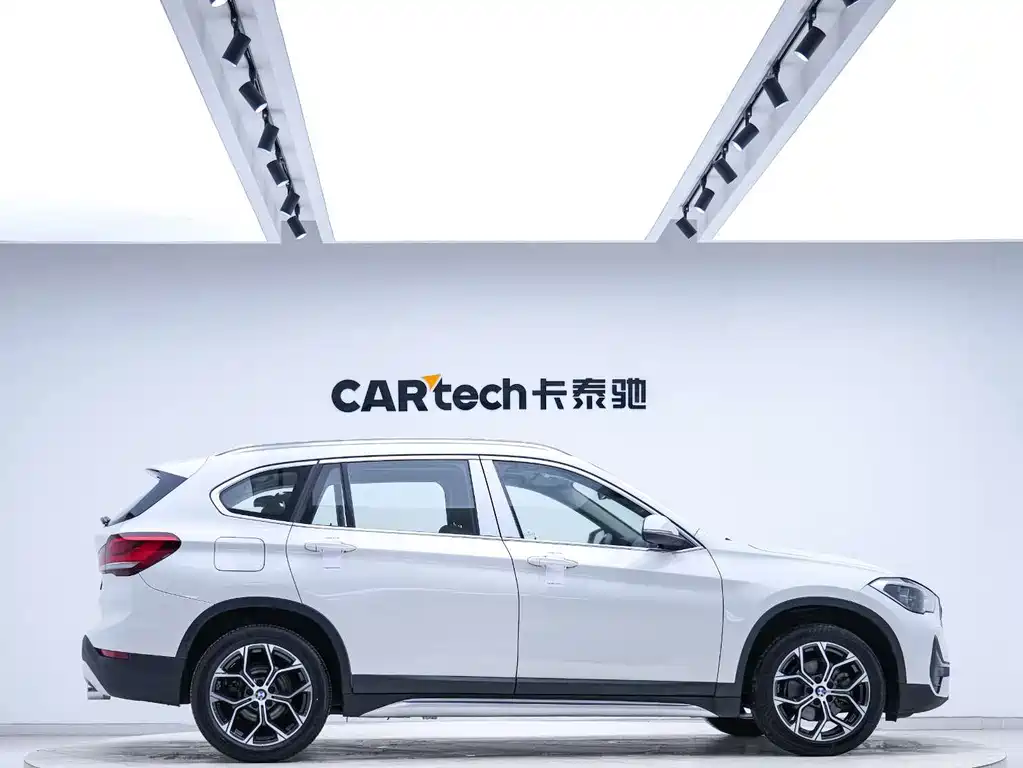 BMW X1 — фото 5