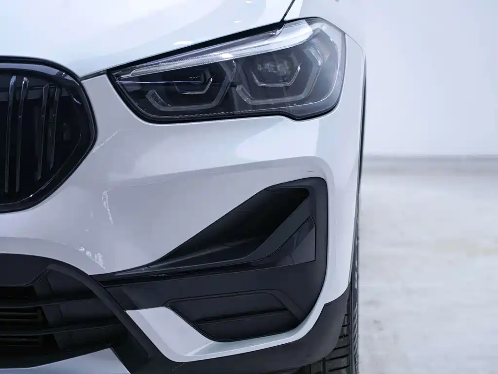 BMW X1 — фото 7
