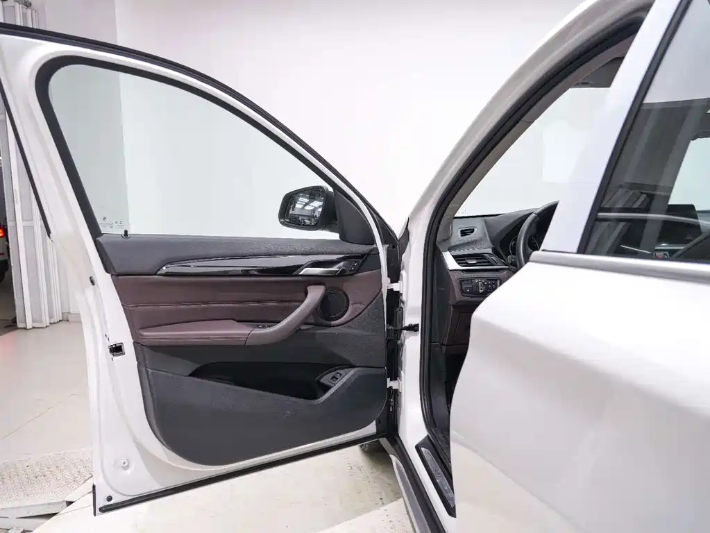BMW X1 — фото 10