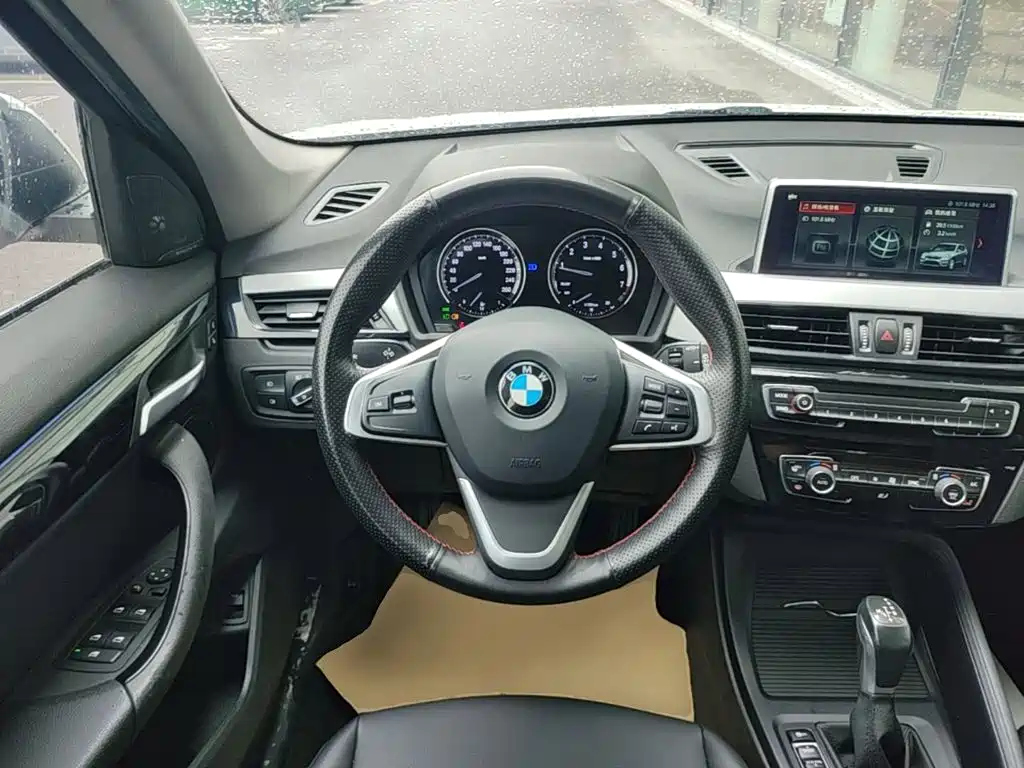 BMW X1 — фото 10