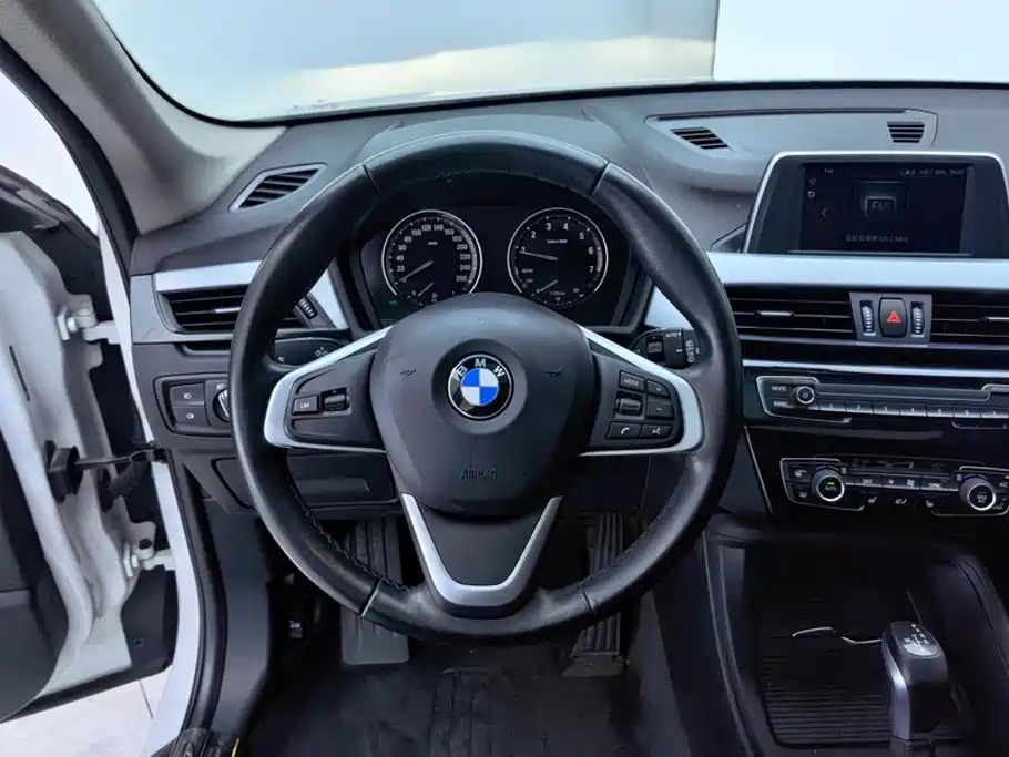 BMW X1 — фото 15