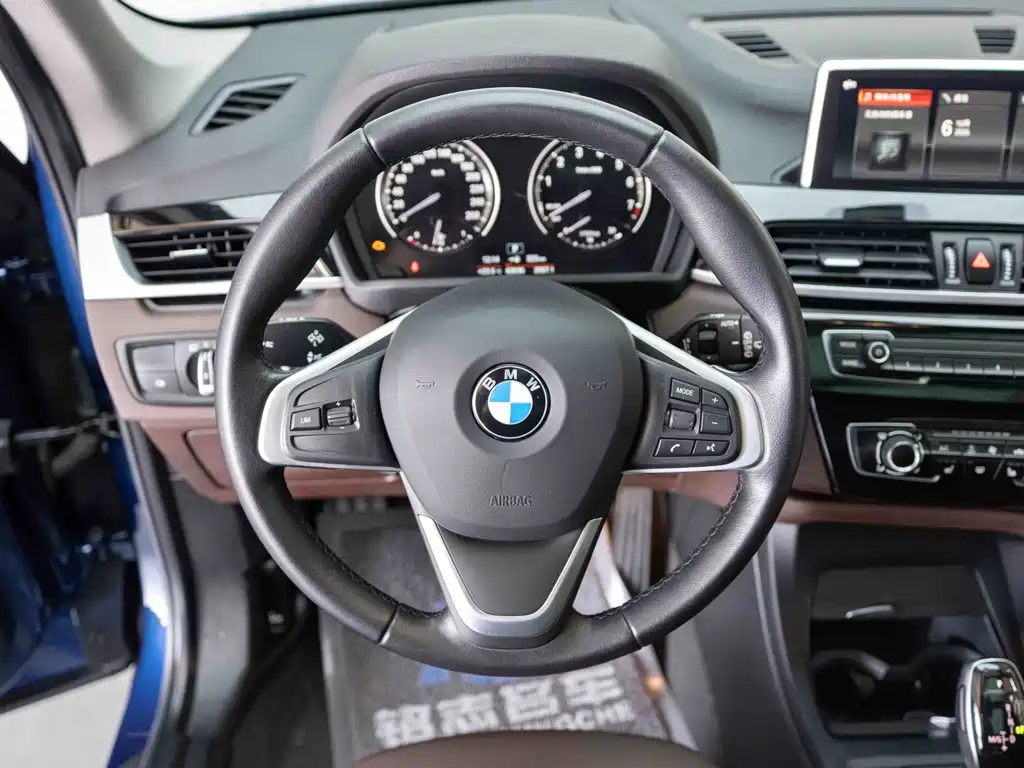 BMW X1 — фото 13